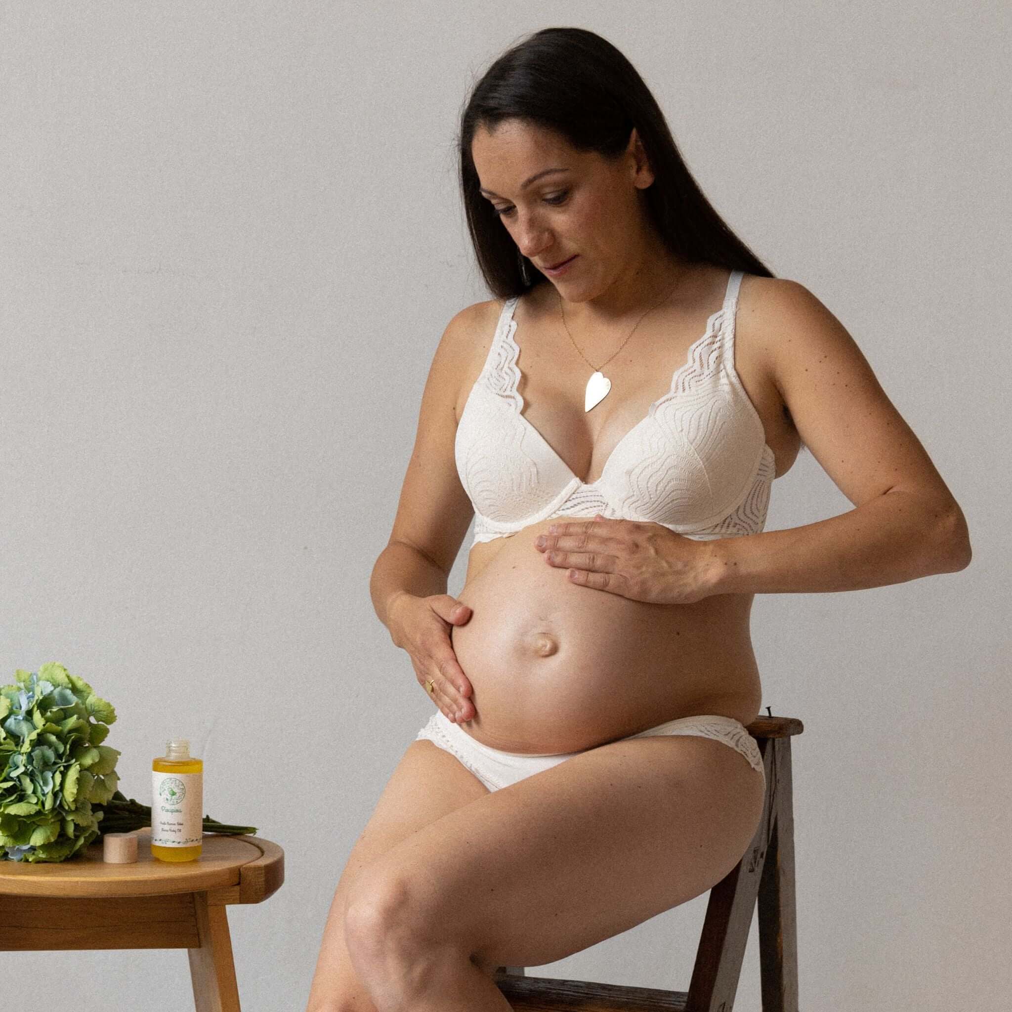 Huile Maman Bébé multiusage - Grossesse, post-partum et massage bébé en un seul produit