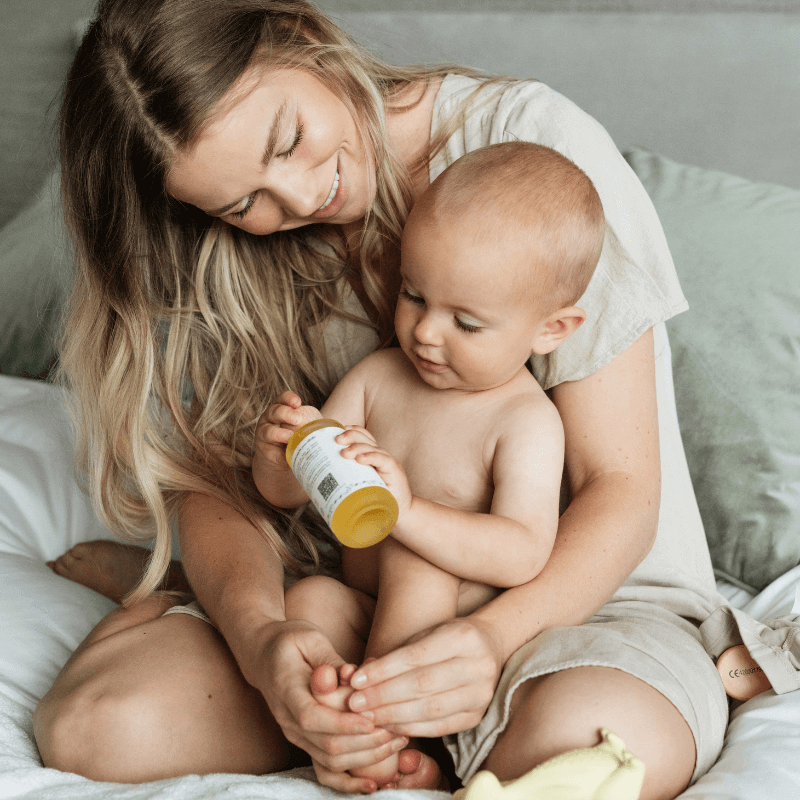 maman massage bébé huile naturelle peau sensible moment doux