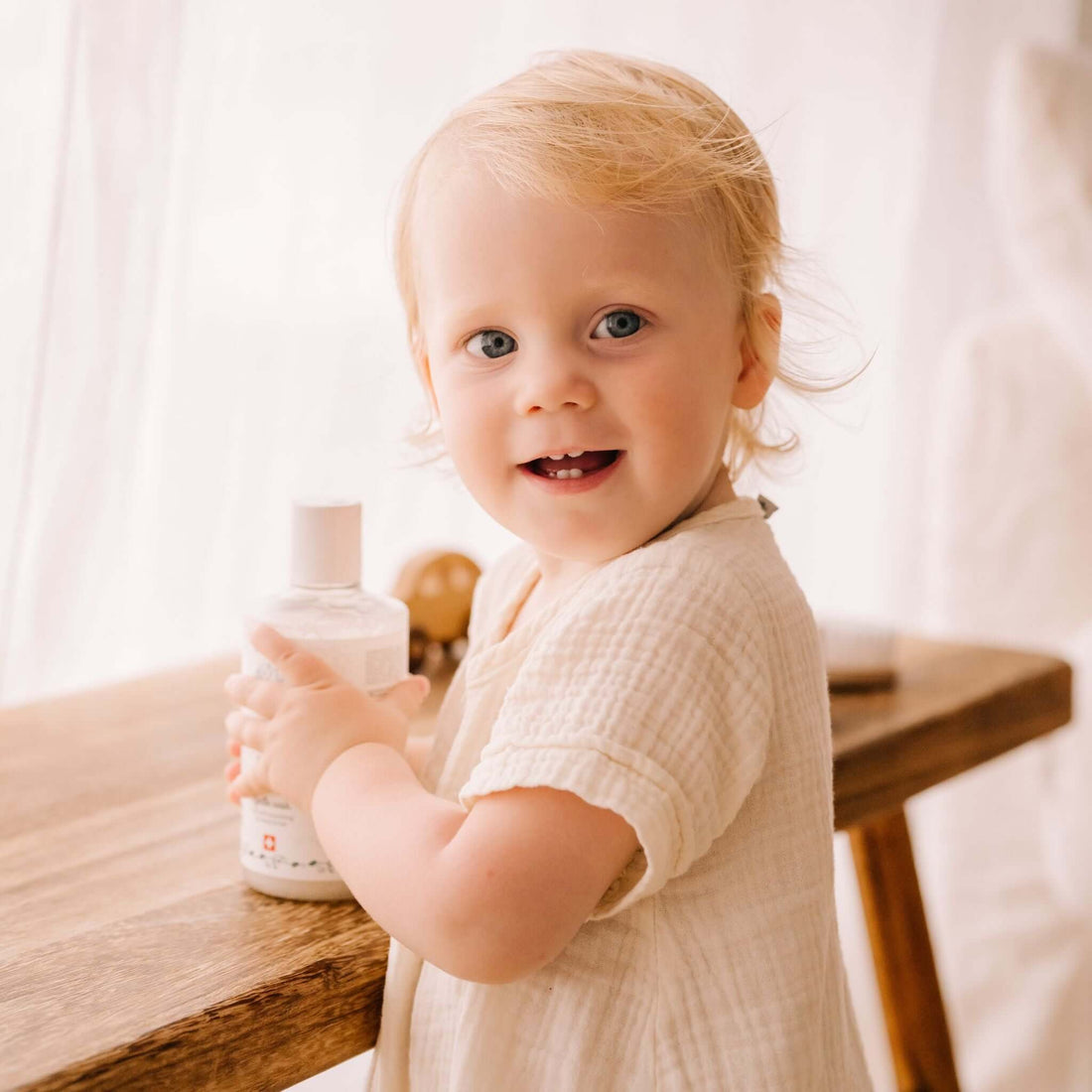 Gel lavant corps cheveux visage - Formule testée dermatologiquement pour peaux délicates
